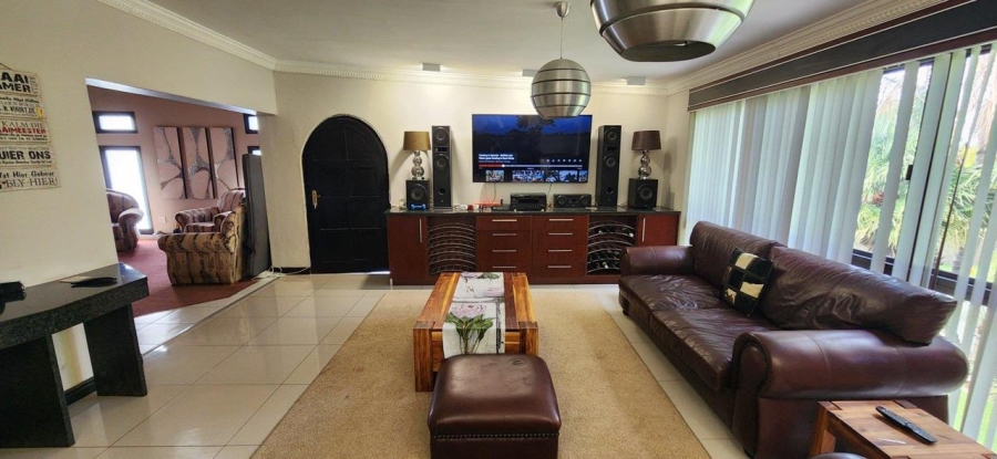 5 Bedroom Property for Sale in Die Rand Western Cape